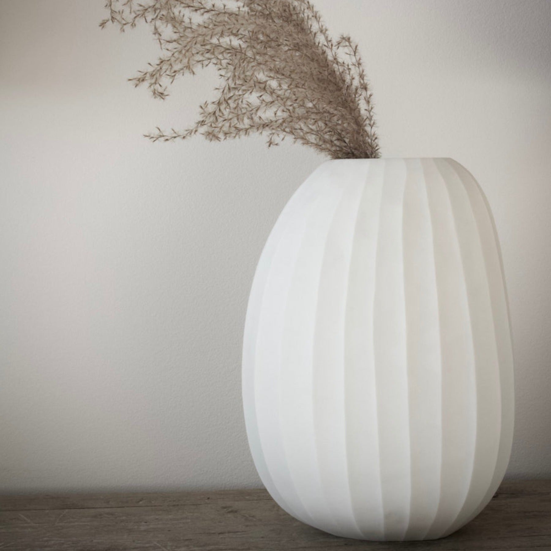 Organic vase 04 - white