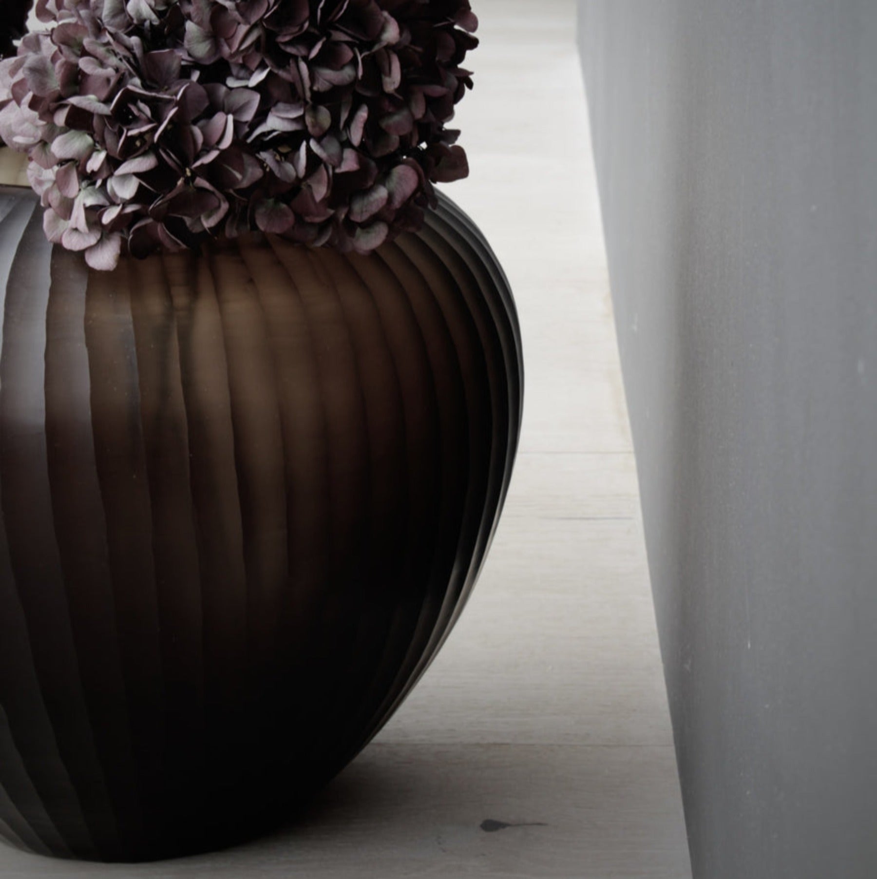 Organic vase 06 - black