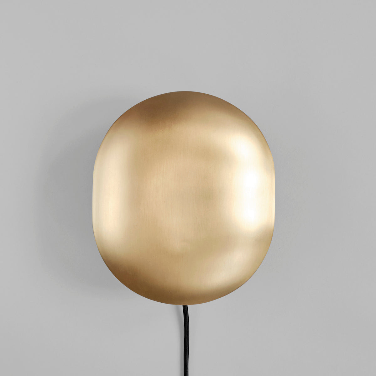 Clam Wall Lamp - Brass