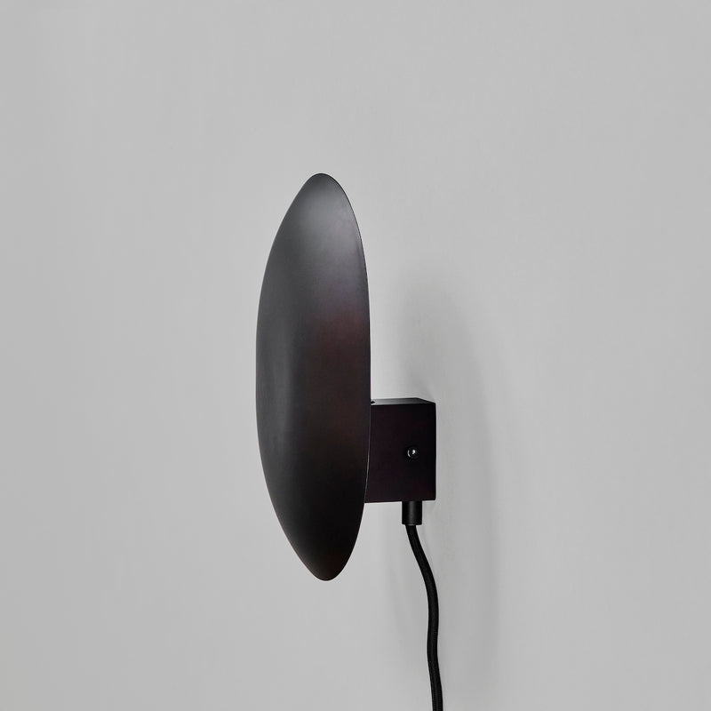 Clam Wall Lamp - Burned Black