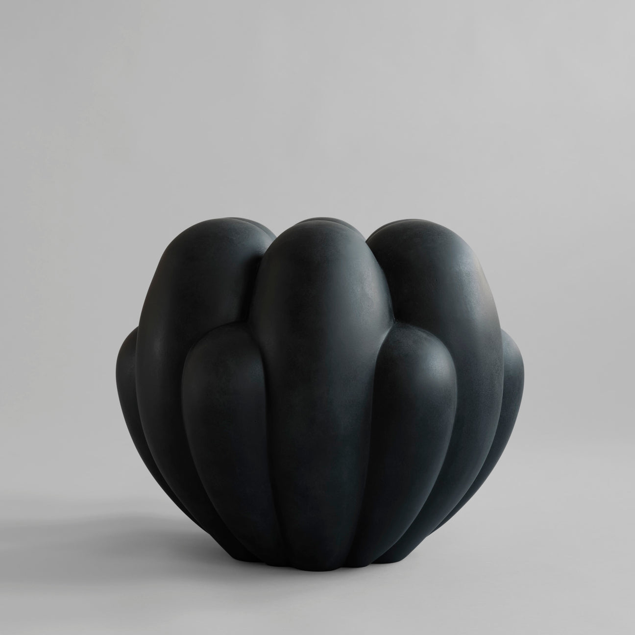 Bloom Vase, Big - Black