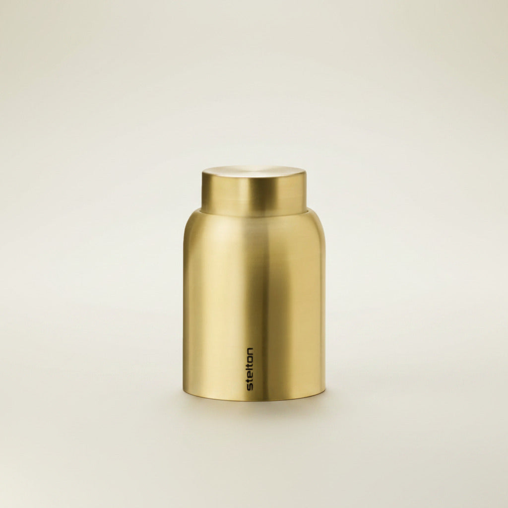 Collar Vacuum Seal Bottle Stopper - brushed brass