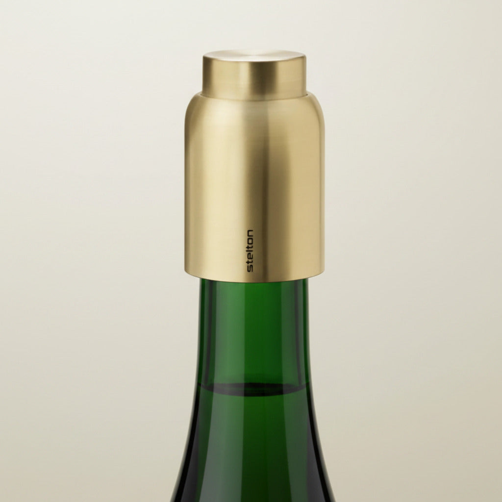 Collar Vacuum Seal Bottle Stopper - brushed brass
