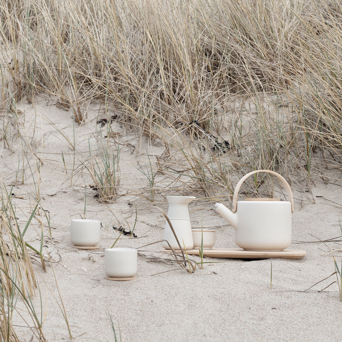 Theo cup, with coaster/lid - sand